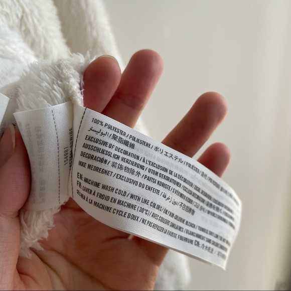 Abercrombie Fitch cropped white fuzzy sweater - Picture 5 of 5